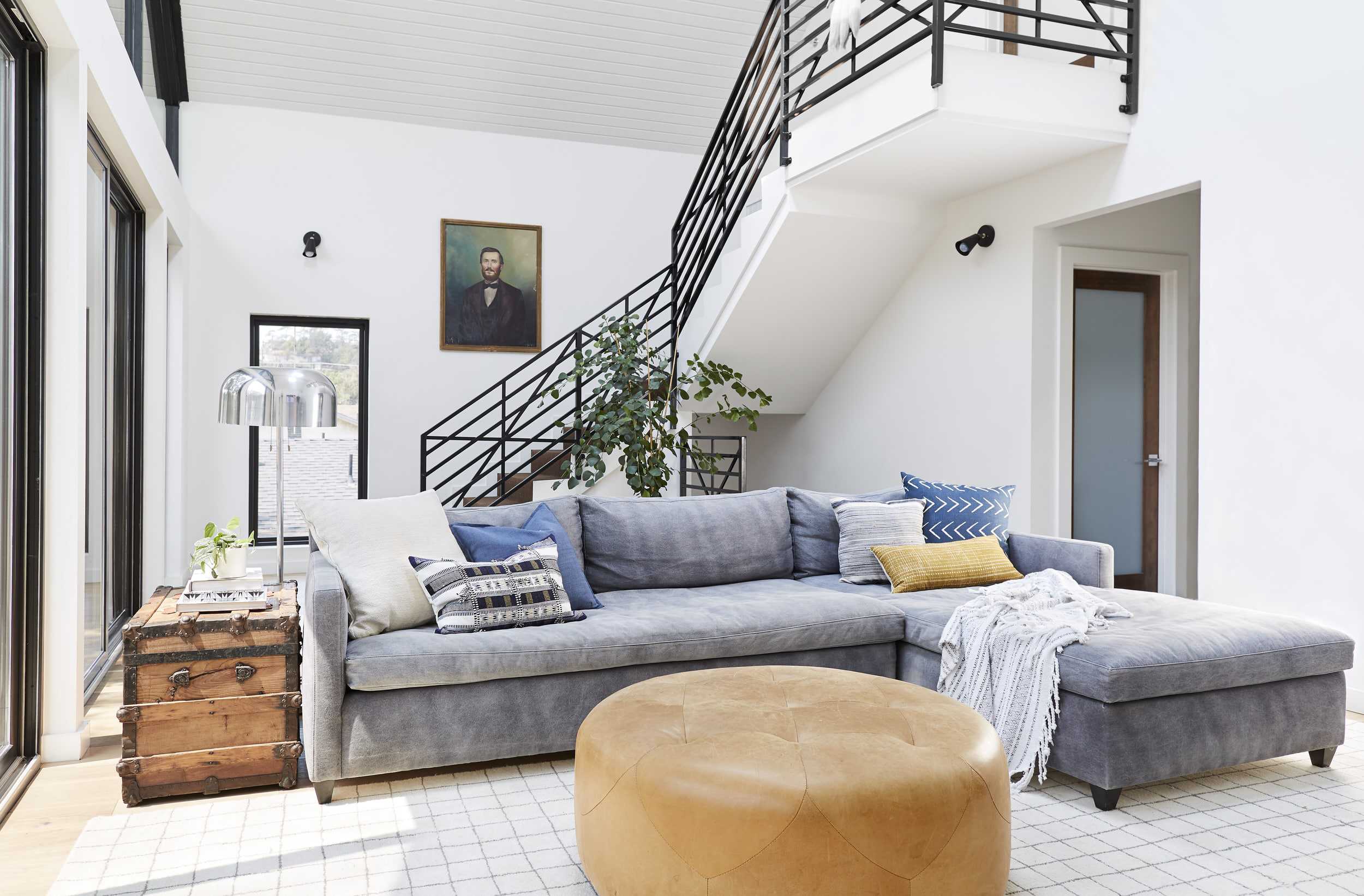 18 Neutral (and Textured) Pillow Combos + 5 Rules for Guaranteed Combo-ing Success