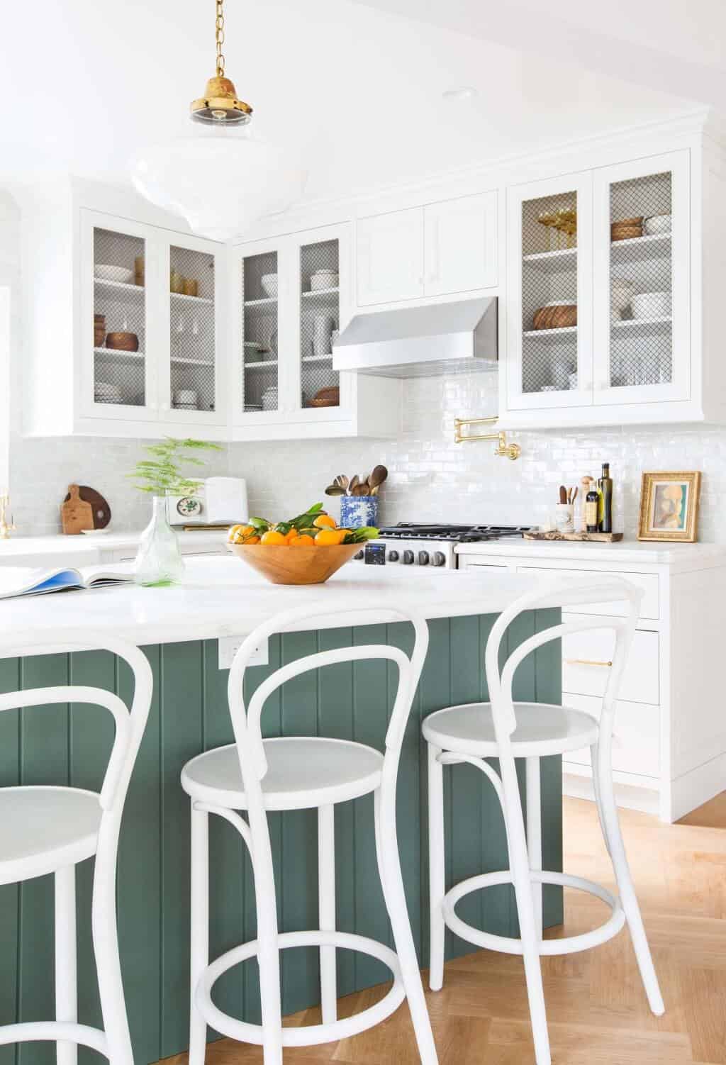 emily-henderson_frigidaire_kitchen-reveal_waverly_english-modern_edited-beams_15